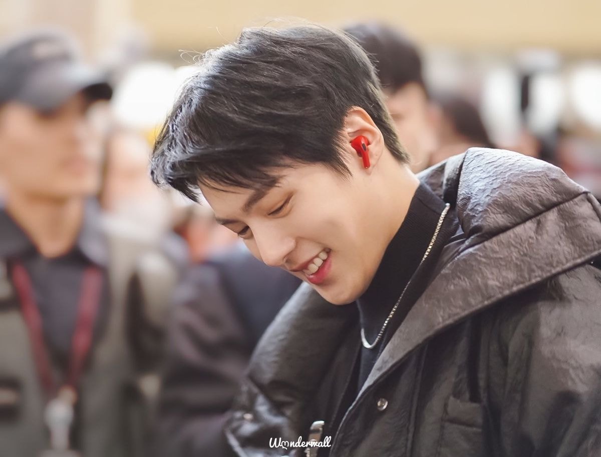 일본으로 출국한 몬스타엑스 민혁
