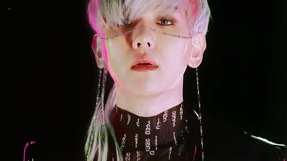 엑소 컴백에 또 새로운 스타일 시도하는 듯한 백현.jpgif