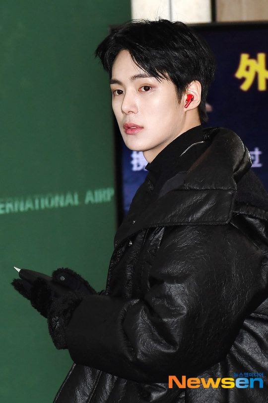 일본으로 출국한 몬스타엑스 민혁