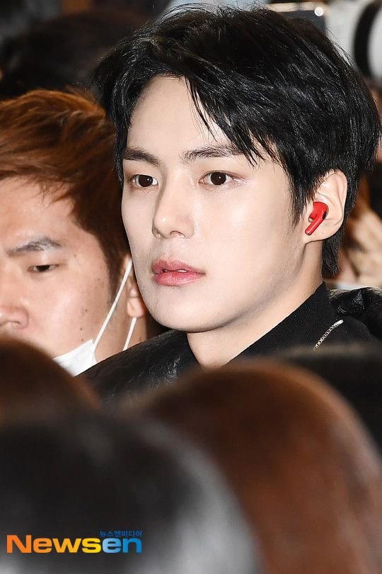 일본으로 출국한 몬스타엑스 민혁