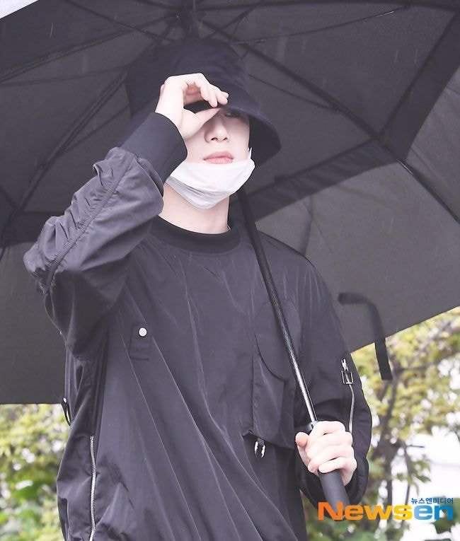 강다니엘 출근길