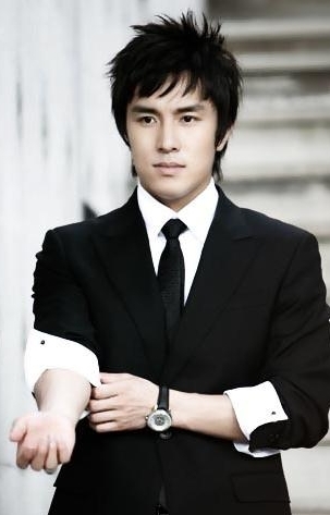 김동완