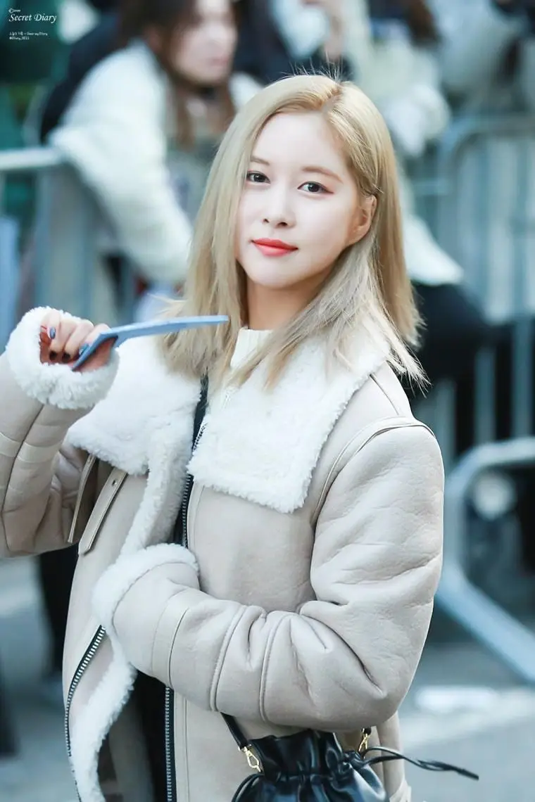 비오는 저녁... 우주소녀 다영.jpg