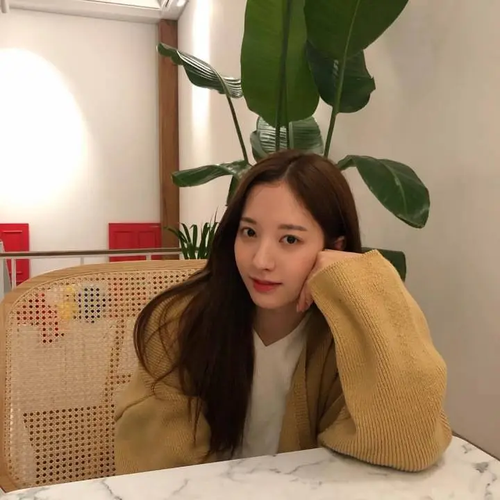 #우주소녀 보나 중학교 시절.jpg