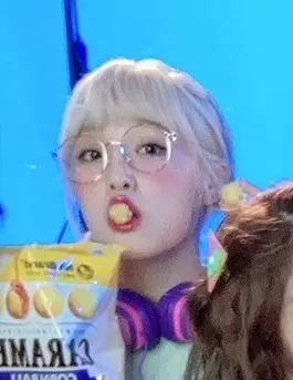 안경?! 최예나