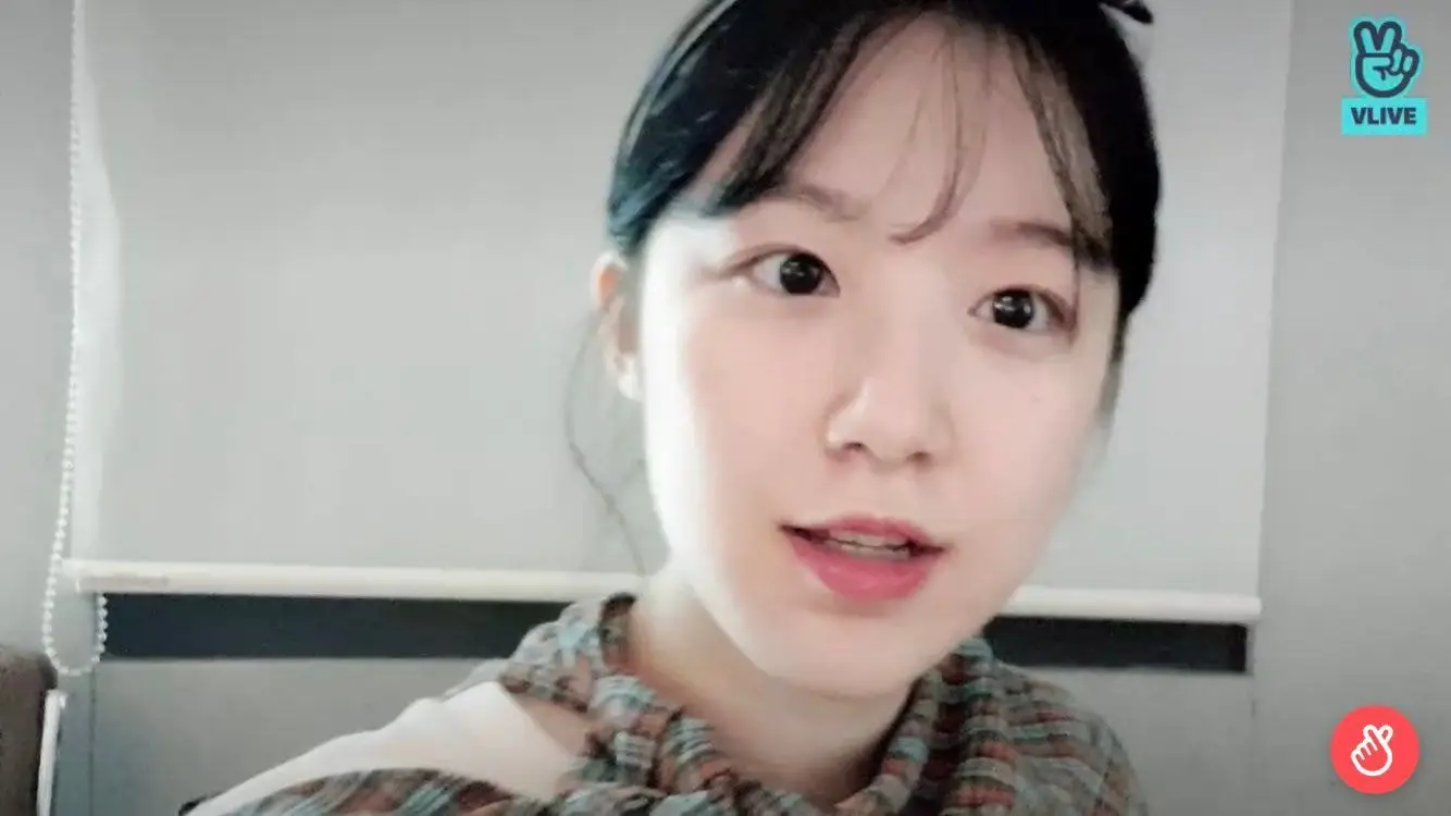 오늘자 브이앱속 (여자)아이들 슈화