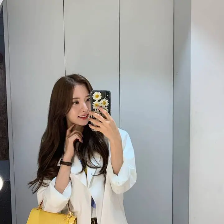 #우주소녀 보나 중학교 시절.jpg