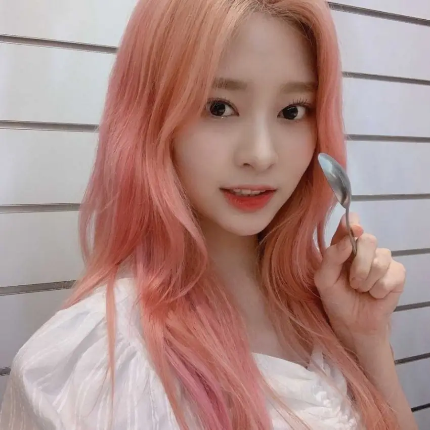 아이즈원 김민주, '쇼 음악중심' 새 MC 됐다…13일 첫 진행