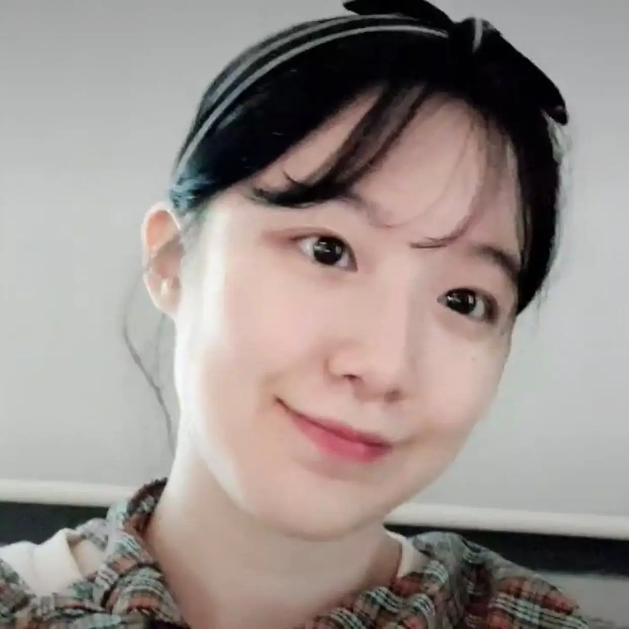 오늘자 브이앱속 (여자)아이들 슈화