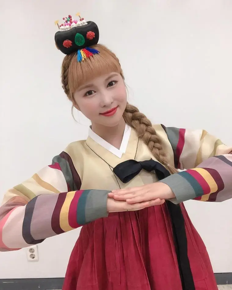 한복입은 우주소녀 다영