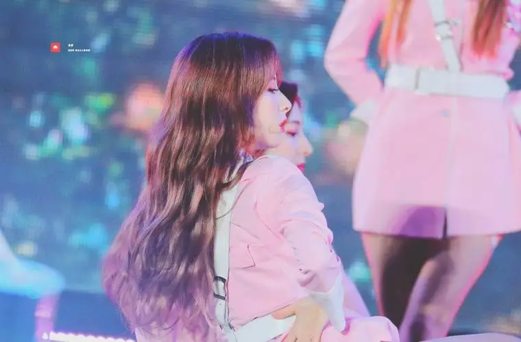 옆 모습마저 미인인 #우주소녀 보나