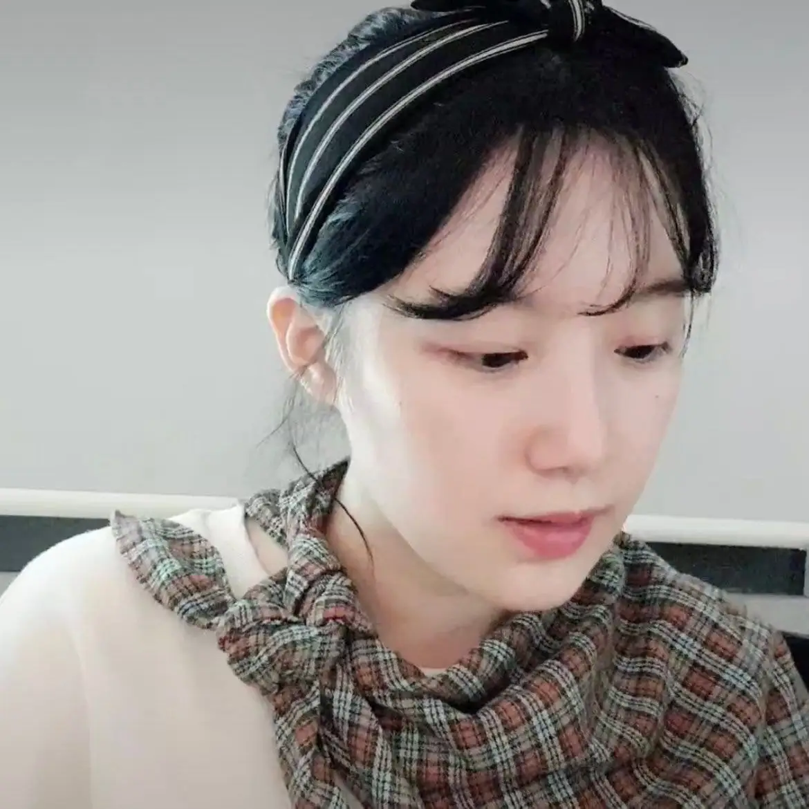 오늘자 브이앱속 (여자)아이들 슈화
