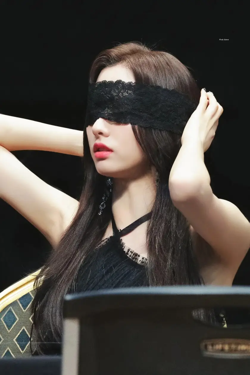 눈 가리는 우주소녀 보나