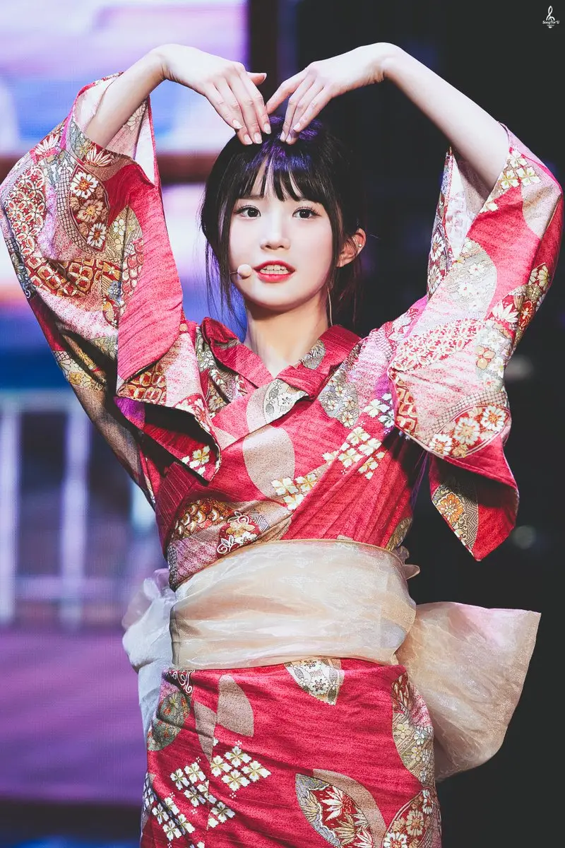 프로미스나인 송하영