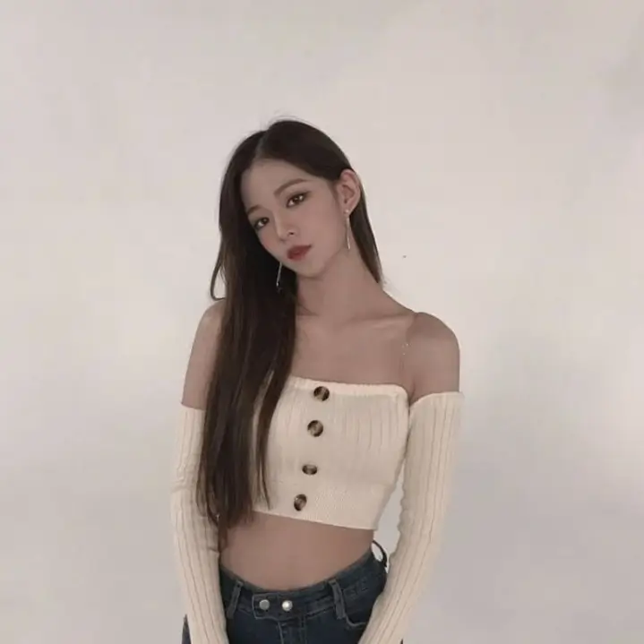 프로미스나인 이채영.insta