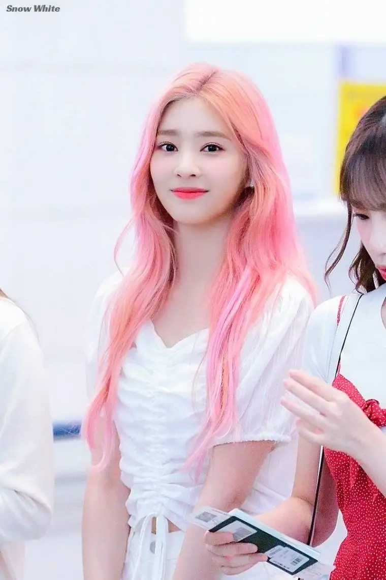 #아이즈원 핑크 민주.jpg