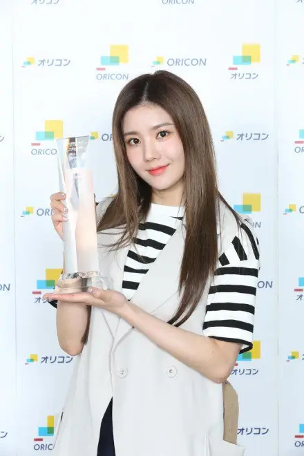 #아이즈원, 오리콘 상반기 신인그룹 최다 판매 앨범상 수상