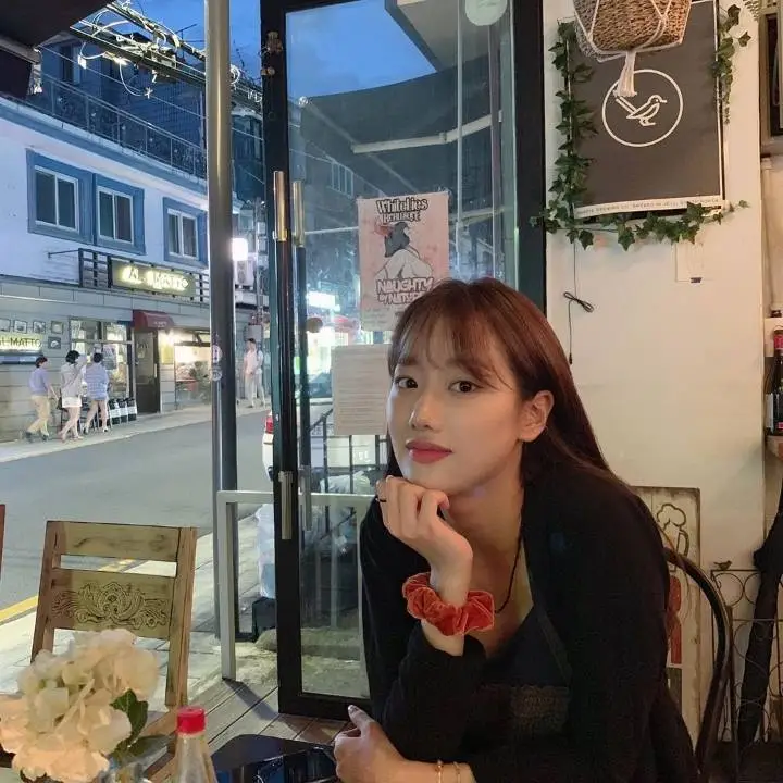 에이프릴 이나은.insta