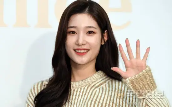 오늘자 노량진 정채연