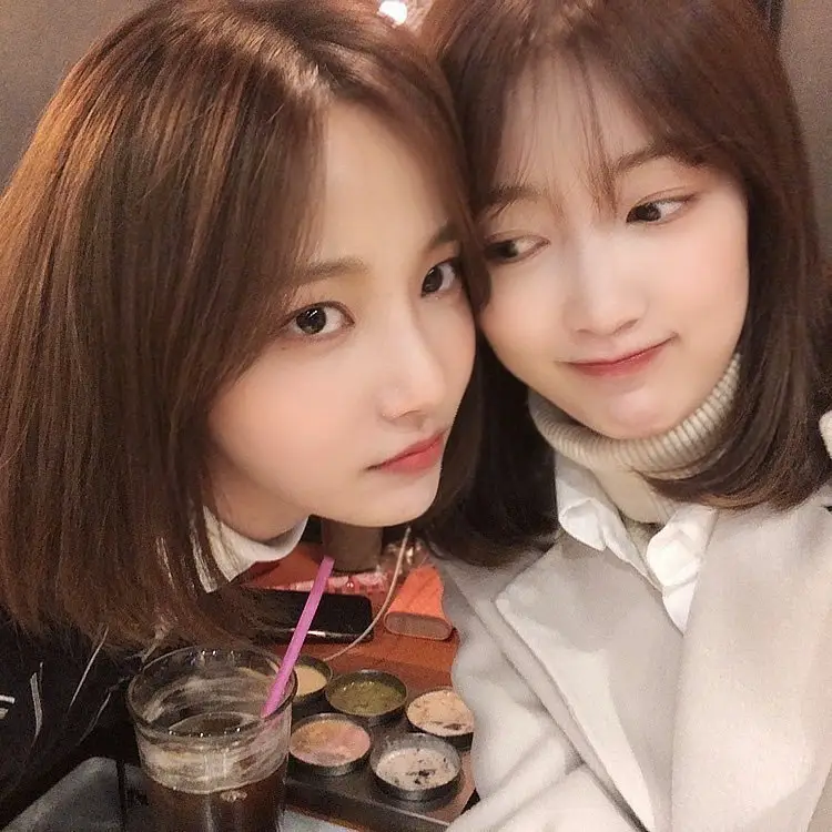 모모랜드 연우.insta (with 구구단 하나)