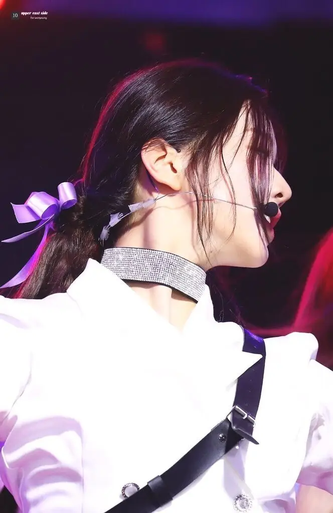 옆모습도 너무 이쁜 아이즈원 장원영.jpg