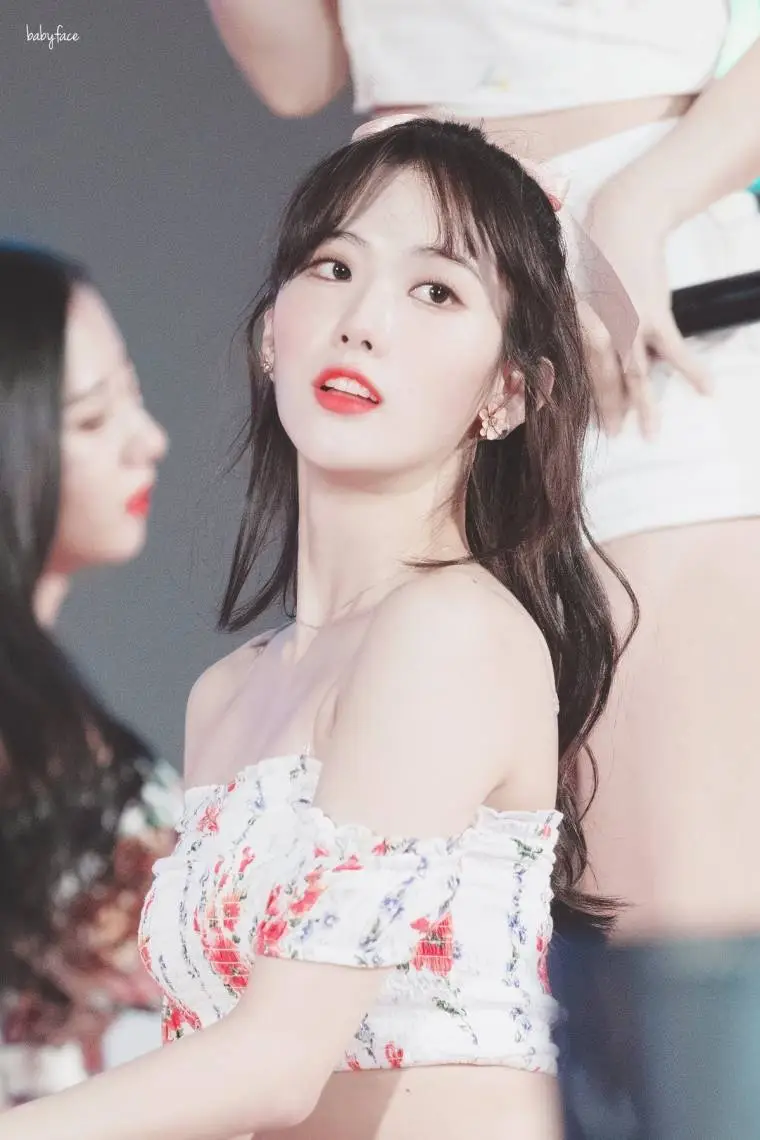 일요일 저녁.. 우주소녀 루다