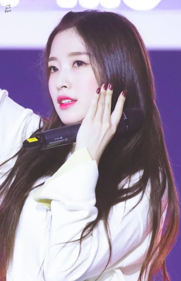 오마이걸 막내 아린이.jpg