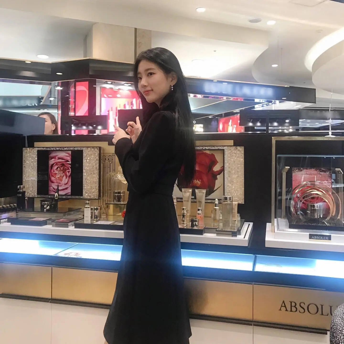 폰카로 찍은 수지.jpg