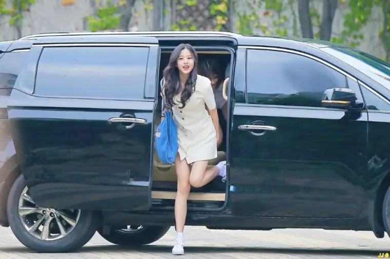 오후 7시엔.. 장원영