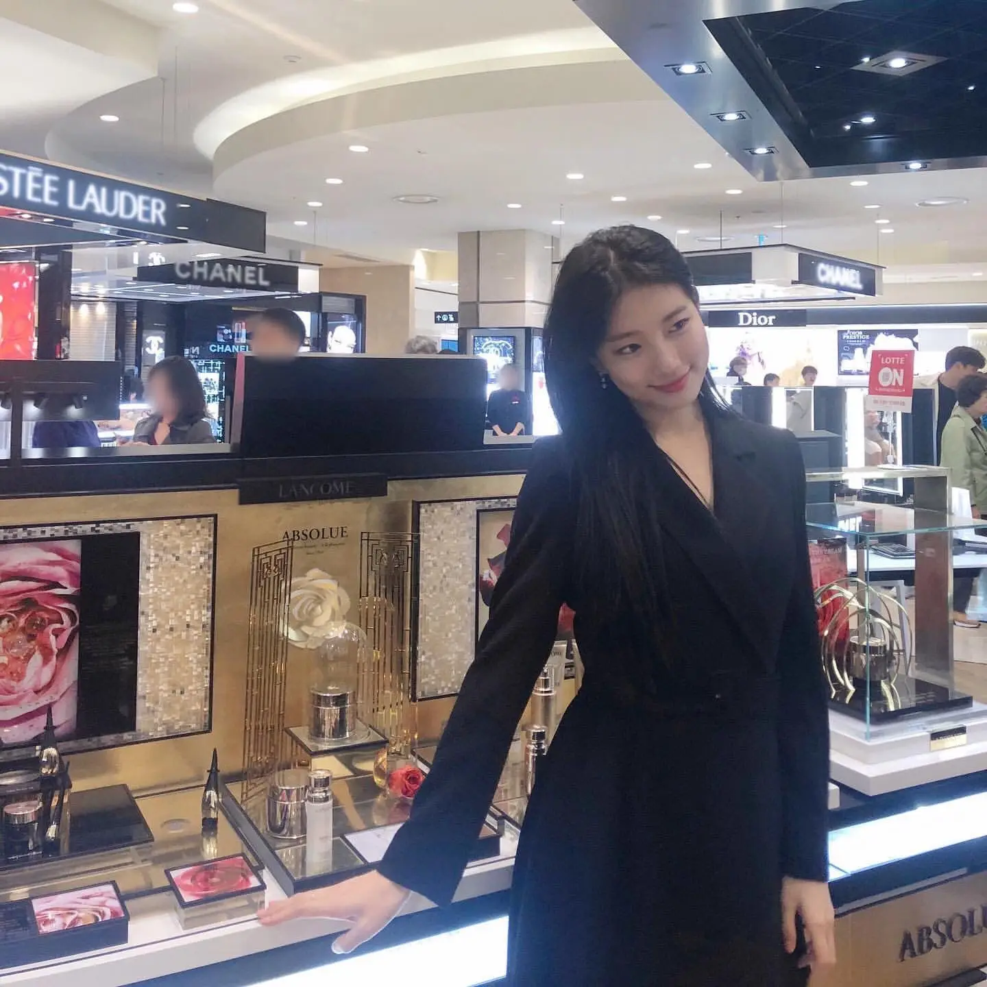 폰카로 찍은 수지.jpg