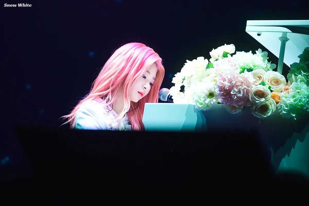 #아이즈원 핑크 민주.jpg