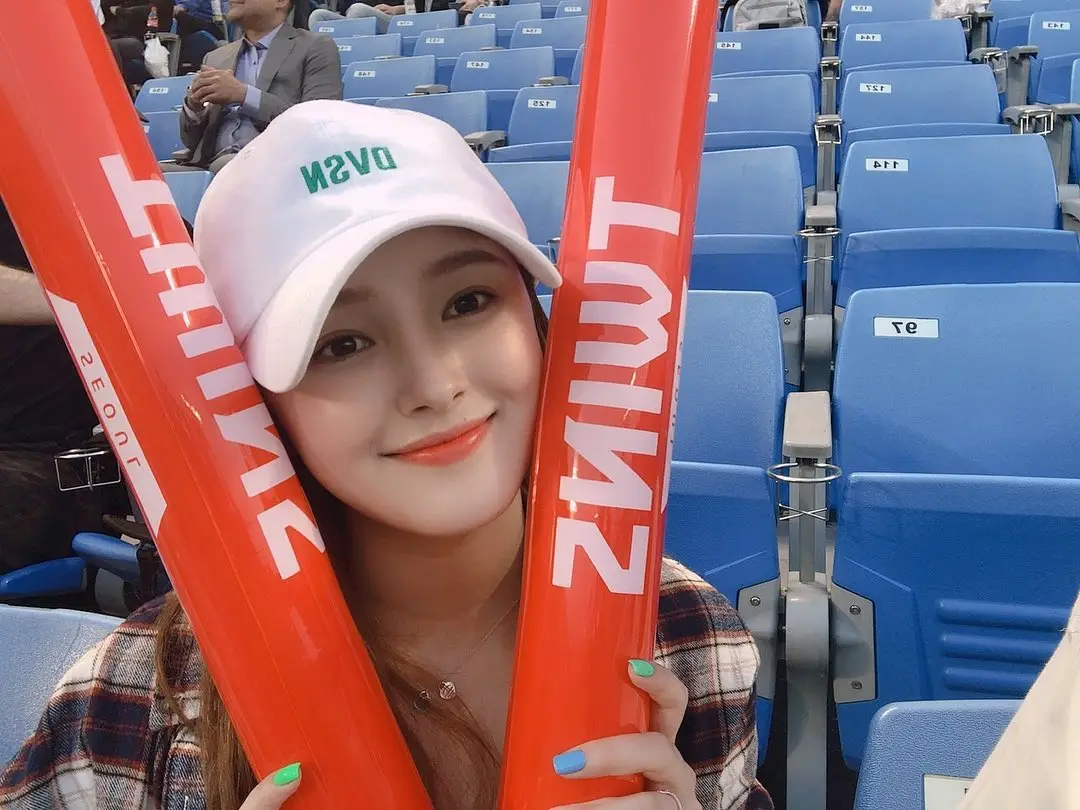야구장에 놀러간 #낸시.jpg