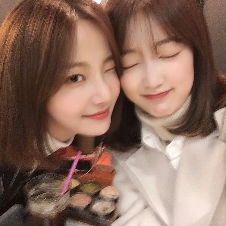 모모랜드 연우.insta (with 구구단 하나)