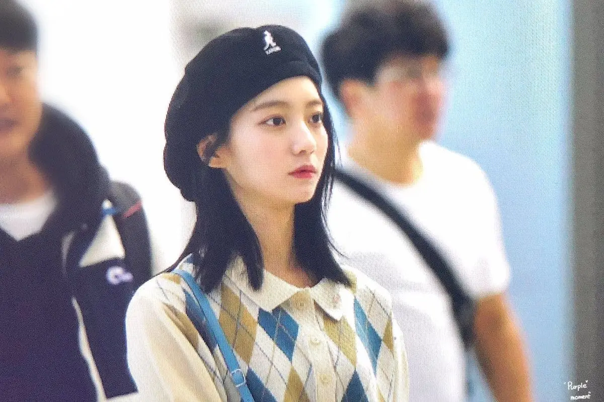 베레모쓰고 출국하는 오마이걸 비니