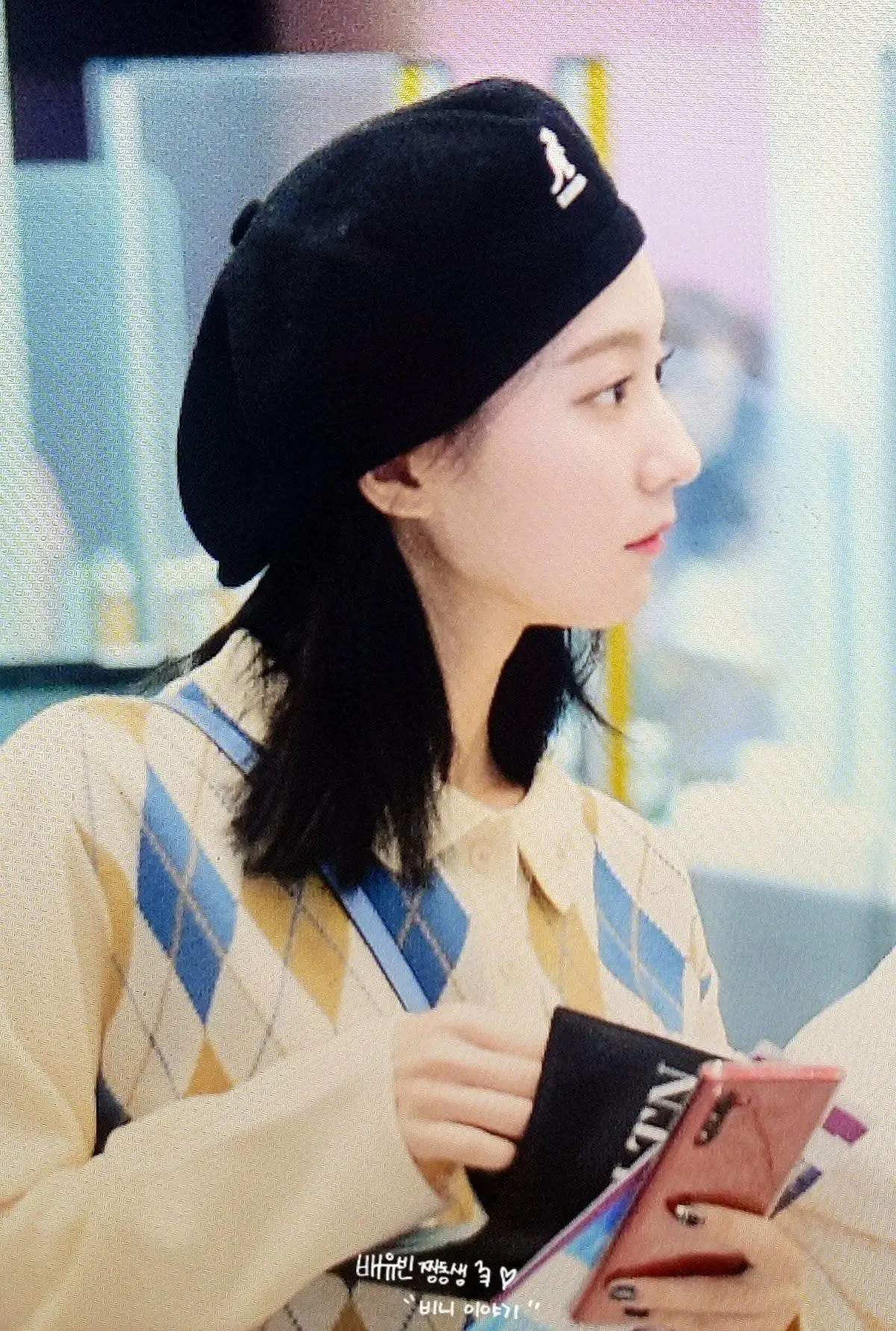 베레모쓰고 출국하는 오마이걸 비니