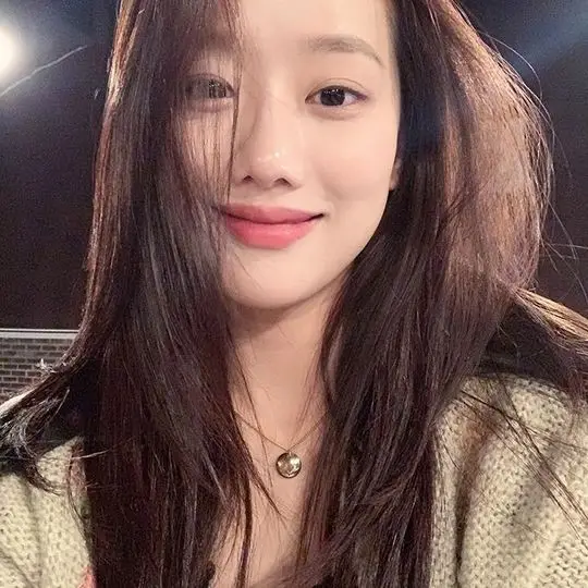 에이프릴 나은 측
