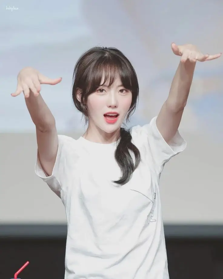비오는 점심..#우주소녀 루다