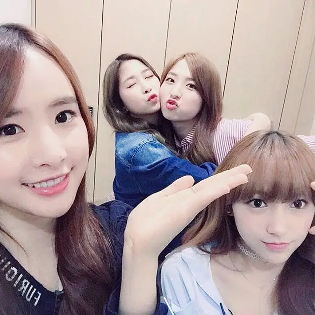 우주소녀 160418 인스타그램.jpg