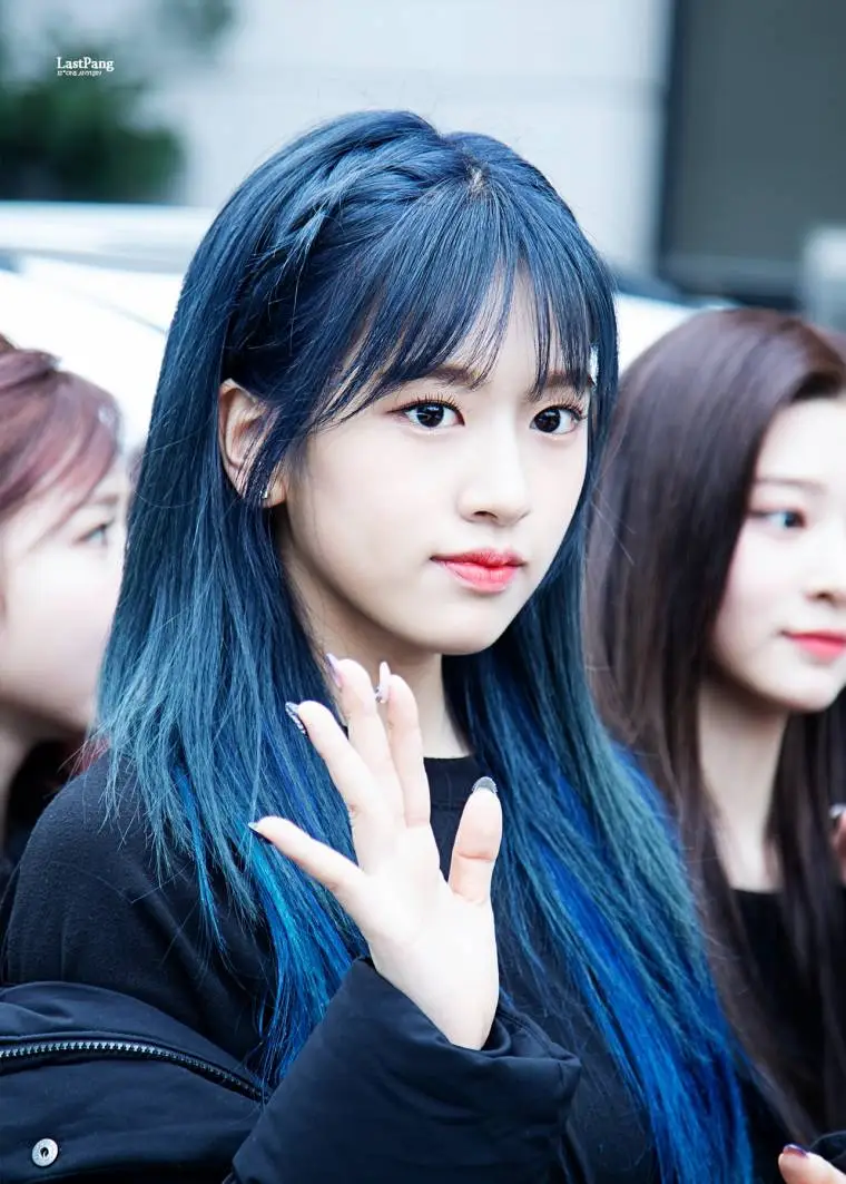 블루..#아이즈원 유진