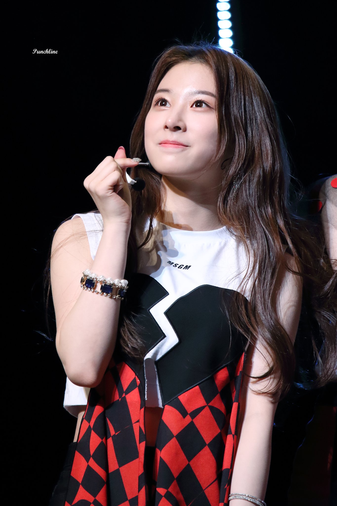 로켓펀치 윤경 수원 락락 페스티벌.jpg