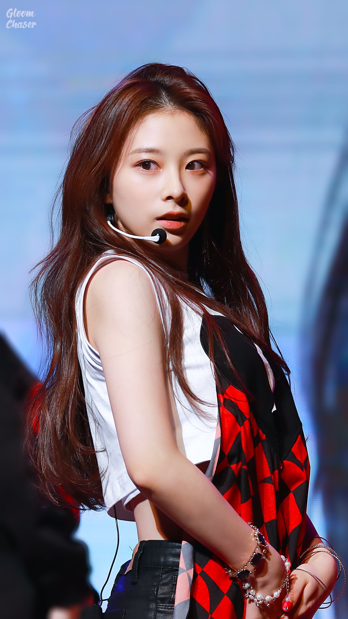 로켓펀치 윤경 수원 락락 페스티벌.jpg
