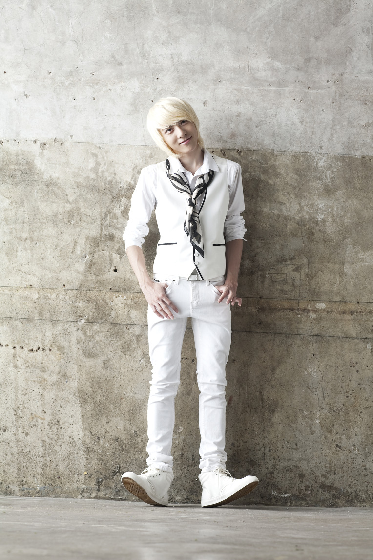 레드애플(LEDApple) 10월에 데뷔하는 신인 남자아이돌-I-OH(이오)